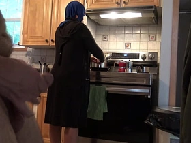 我操!!! 差点被巴基斯坦继母发现我亮出大鸡巴 asian beard gay sex videos