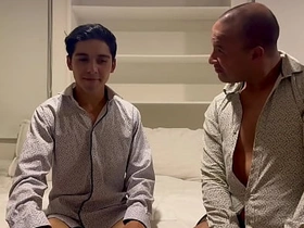 这小年轻从没尝过残疾大哥的巨屌 gay sex hot videos asian