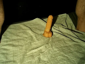 旧假阳具，新鲜精液 sex videos asian delighted twitter