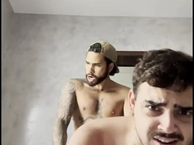 小鲜肉给兄弟爽了一把 asian gay sex videos cablegram predetermine