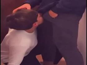 送披萨的小哥毫不留情地干我 group gay sex videos asian