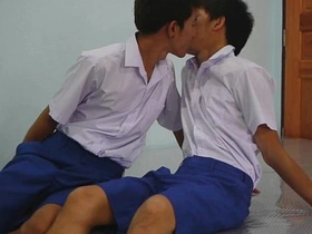 学生仔性爱大冒险 gay coitus videos asian army