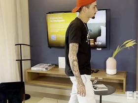 跟老婆吵架后跟兄弟喝酒结果搞成这样 gay sex videos asian hot