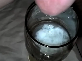 亚洲小鲜肉多次射精在杯子里 asian attracting gay boys dealings videos