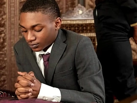 黑人浸信会男孩多米尼克·杨被黑人牧师普林斯·雷恩的大黑屌干了！这小基佬嘴和屁眼都没逃过那根巨屌！ hot asian gay carnal knowledge videos twitter