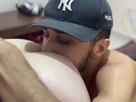 穿着金属内裤给大屌干 完整版在RED asian chubby gay sex videos