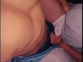 第一次在肌肉邻居家给他口交，最后被他无套内射 gay sex videos asian young