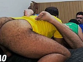 刚踢完球就带着球鞋直接开干！完整版请移步我的XVIDEOS RED asian hot interesting gay sex porn videos