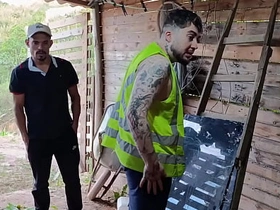 老板和员工 员工完成任务后 老板看他浑身大汗直接硬到爆 porn videos of asian unconcerned sex