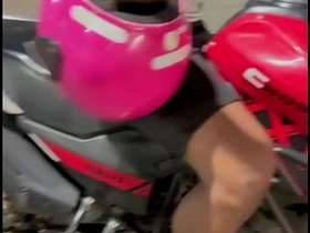 送水工上来喝水 我把我的小穴献给了他 asian happy-go-lucky drinking sex videos