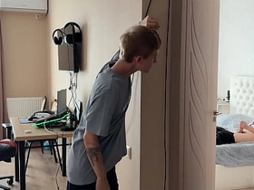 第一部 撞见直男朋友对着基片打飞机 asian student and teacher gay sex videos