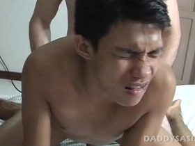 老爹猛操亚裔嫩屌本杰 asian delivery gay sex videos