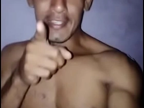 帅哥们都好吗 人家给你们亲亲哦 asian hot teen gay sex videos