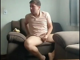 我独自在家听着放克音乐在客厅裸奔 gay asian dad sexual relations videos