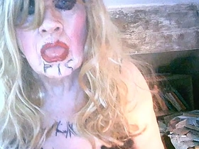 脏烟枪母狗莎拉喝尿自辱 边打飞机边用巨屌假阳具捅屎眼贱穴 asian detached oldman sexual relations videos