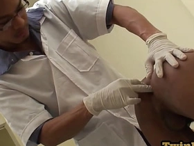 尿尿亚洲嫩鸡肛检后被医生无套内射 asian gay fuck sex videos