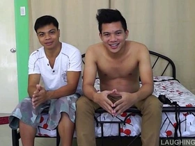 亚洲男孩Rolly被挠痒并射一脸 south asian uncle gay sex videos