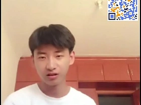 亚裔男孩镜头前射精 asian gay muscular dealings videos