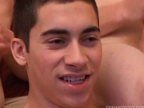 年轻三人组互吃精液 south asian gay boys sex videos