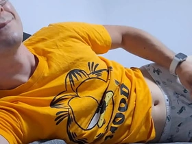 饥渴大学生在床上撸管等继父 asian gay world sex videos