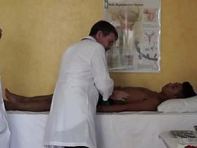 亚裔病患被三明治肛舔同时遭医生轮番中出 asian gay mating videos young