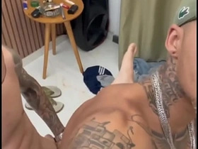 我带同事来双飞我老公和我 asian gay fucking sex videos