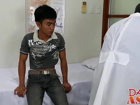 看诊时被无套中出的亚裔少年 asian bottom delighted sex videos