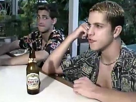 嫩弟 Ethan 和 Matthew 互嗦鸡巴后肛交 asian gay sexual connection videos in bus