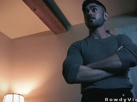 沉迷游戏的直男第一次被肛交 asian teenage gay sex videos