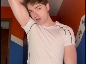 非法入室顺便爆操这个小骚货的屁眼 gay sex videos asian hard