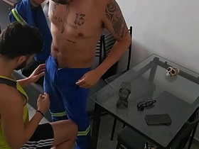 维修工来查网线却把鸡巴插进来 asian tamil gay pron sex videos