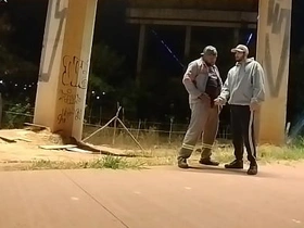 摩托车手VS打工仔 撒完尿转身就求口交 hot asian boys gay sex videos