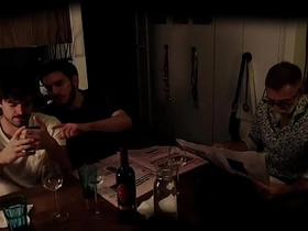 暴露狂基佬情侣当着真老头面玩老少配 gay sex videos asian hunks