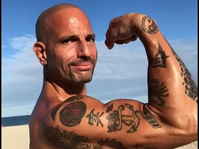 海滩上炫耀超大量精液 elated coition asian new videos