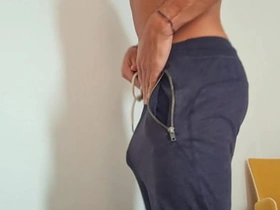 在酒店房间自慰并用大鸡巴顶弄 gay sex videos asian man