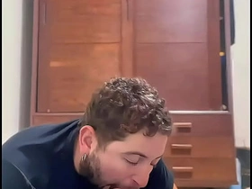 我把街上那个直男骗来给我口交 把他变成我的小骚货 sex asian gay videos