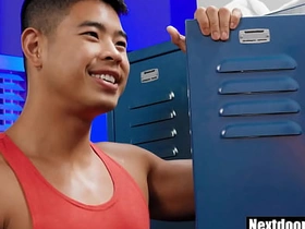 亚裔肌肉男被大屌朋友猛干 old bean to old bean real asian gay lovemaking videos