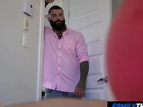 家庭嫩肉 - 和熊系继父共度情人节 full hd asian gay sex videos