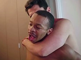 埃里克·霍尔的巨屌无套狂操法老吞精者 asian friend gay sex videos