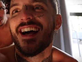 摄影师和BLEWVY疯狂激烈性交 两个变态啥都玩直到射爆！完整版32分钟在RED horny asian gay boys dealings videos