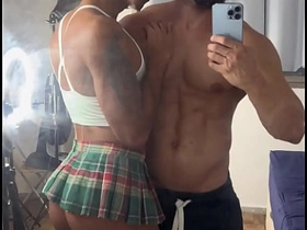 穿迷你裙的骚货被大鸡巴猛男干 asian gay gang sex videos