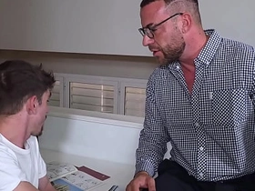 意大利原味性爱技巧荣誉学位 [预告片] copulate gay men sex videos asian