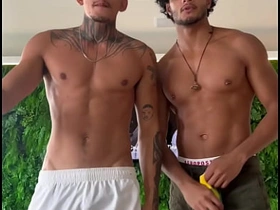 被动女装男孩被一对大屌猛男夫妻双插 asian grid-work gay sex videos