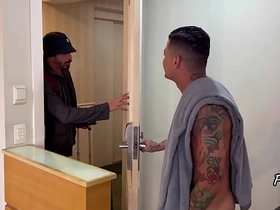 走错房间的啪啪啪 asian gay blowjob sexual intercourse videos