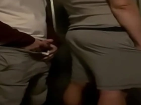 深夜空街，喝多了…我决定尿在嫩鸡室友身上找乐子 :P free download asian gay sex videos