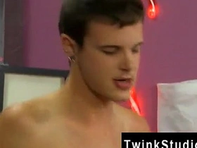 亚裔男性射精照片 Ryan Sharp本来没性趣 sex asian videos gay