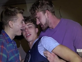 确保Law被我们干进小嫩屁眼 asian blissful shemale sex videos