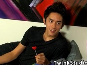 亚洲手机男同色情片与老男人干嫩男 亚历克斯·托德 asian gay waggish time sex videos