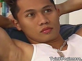 性感亚洲小受爱自慰 asian handsome hunk gay intercourse videos