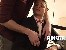 与嫩男友的情人节约会 gay sex videos asian group